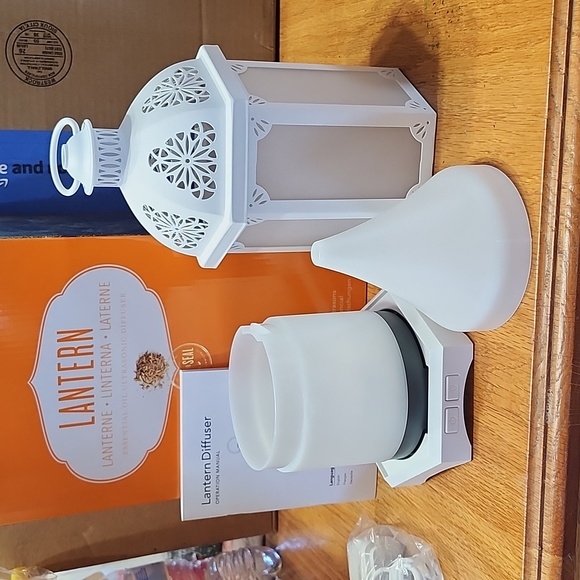 Young Living White Lantern Ultrasonic essential oil Diffuser - Picture 4 of 4